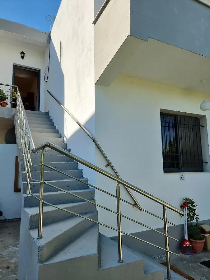 Guest House Vila Elezi دراس