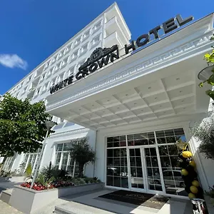 Otel White Crown, Kamez