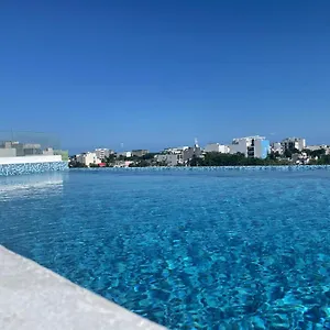Winday A 4 Calles De La 5a Avenida 3*, Playa del Carmen México
